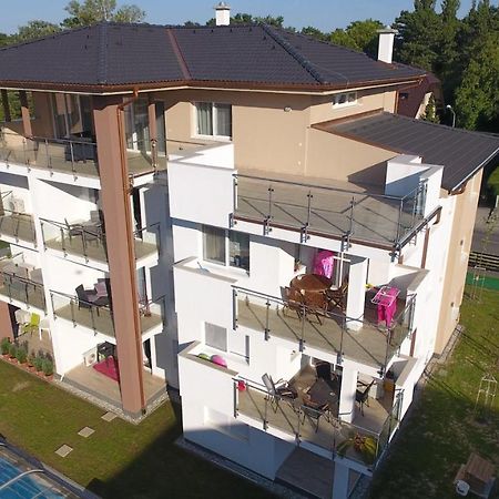 Laguna Beach Apartmanok Шіофок Екстер'єр фото