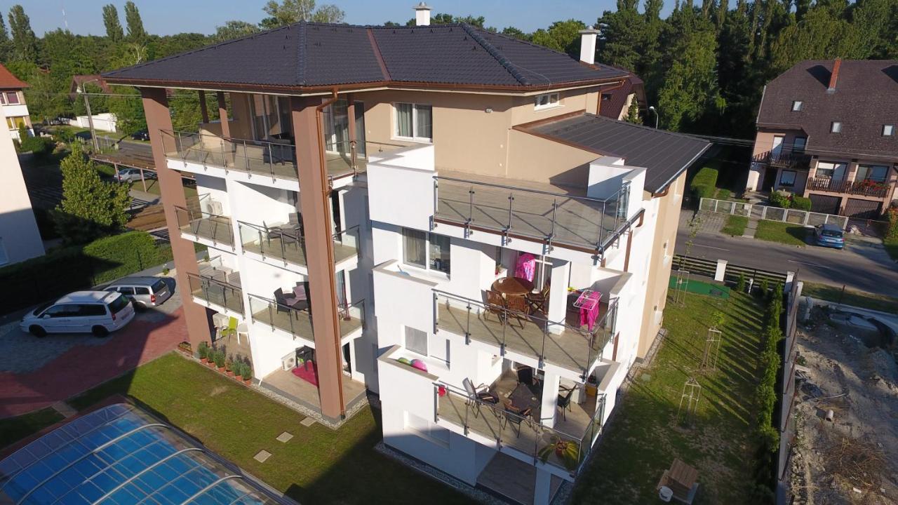 Laguna Beach Apartmanok Шіофок Екстер'єр фото