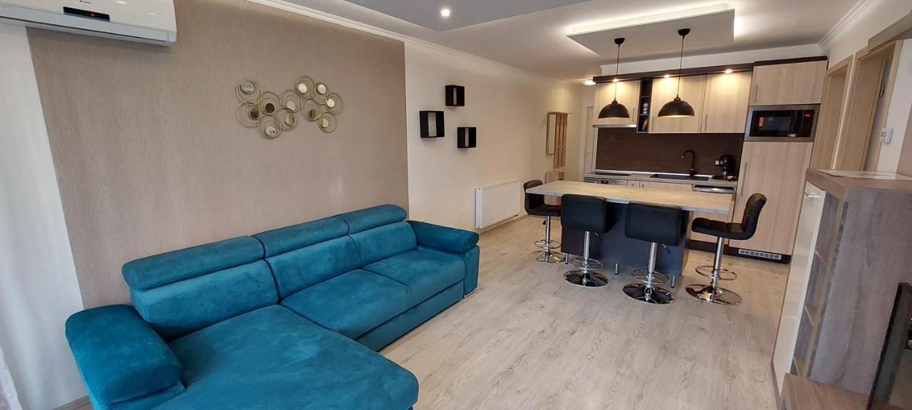 Laguna Beach Apartmanok Шіофок Екстер'єр фото