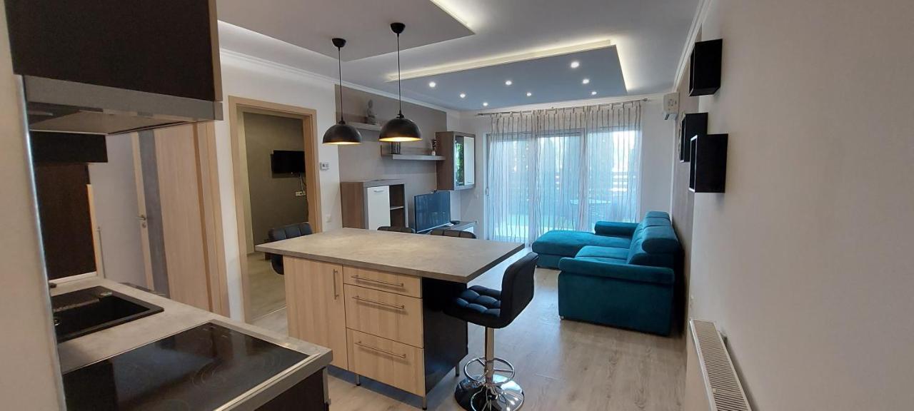 Laguna Beach Apartmanok Шіофок Екстер'єр фото