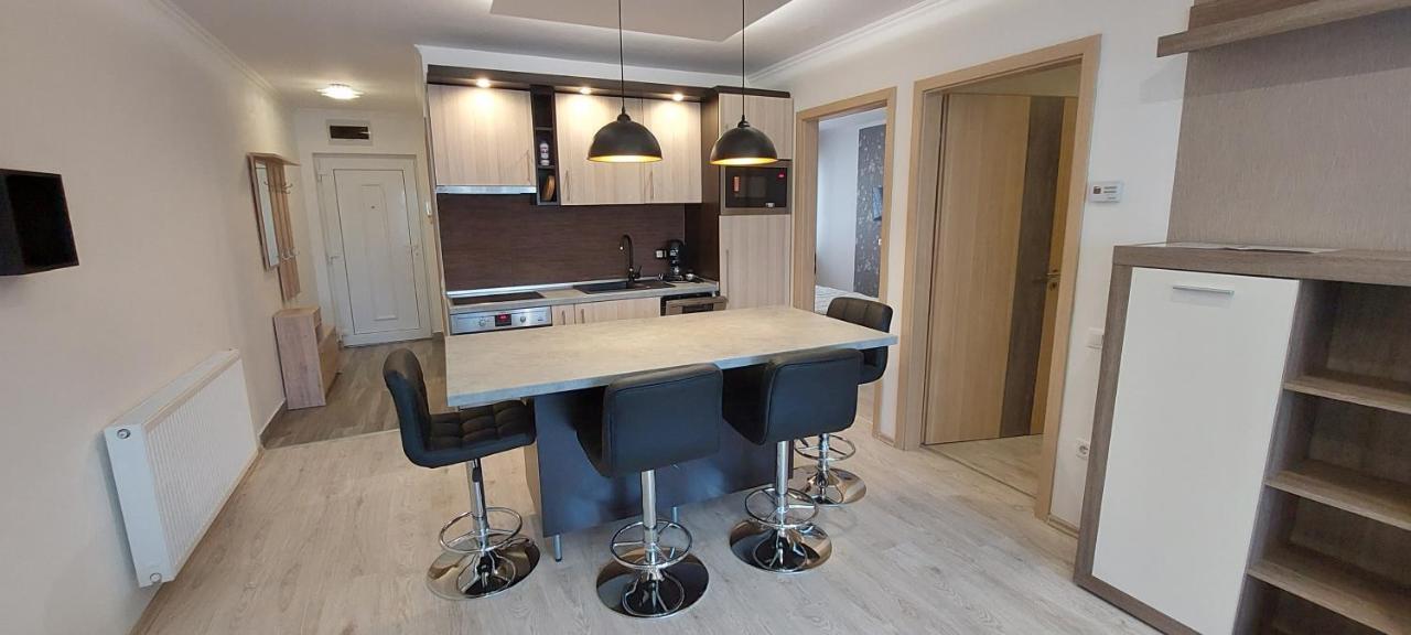 Laguna Beach Apartmanok Шіофок Екстер'єр фото