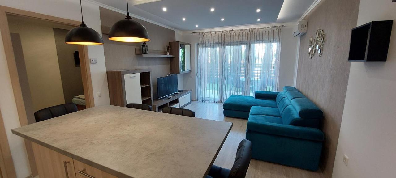 Laguna Beach Apartmanok Шіофок Екстер'єр фото
