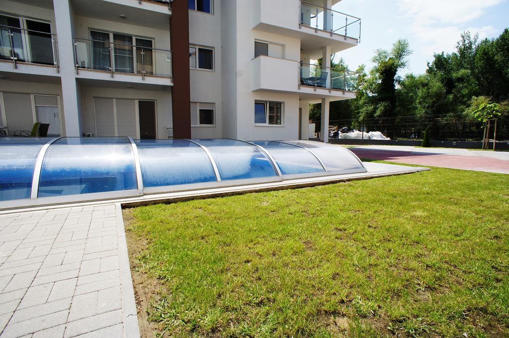 Laguna Beach Apartmanok Шіофок Екстер'єр фото