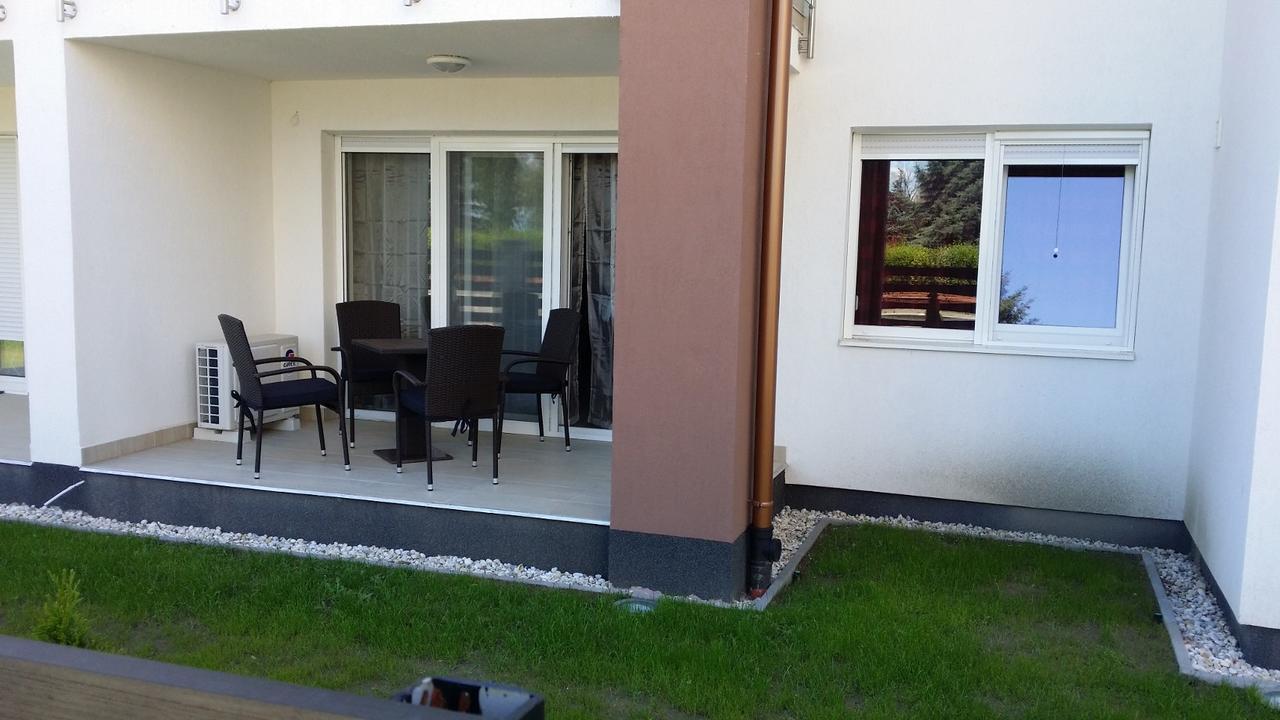 Laguna Beach Apartmanok Шіофок Екстер'єр фото