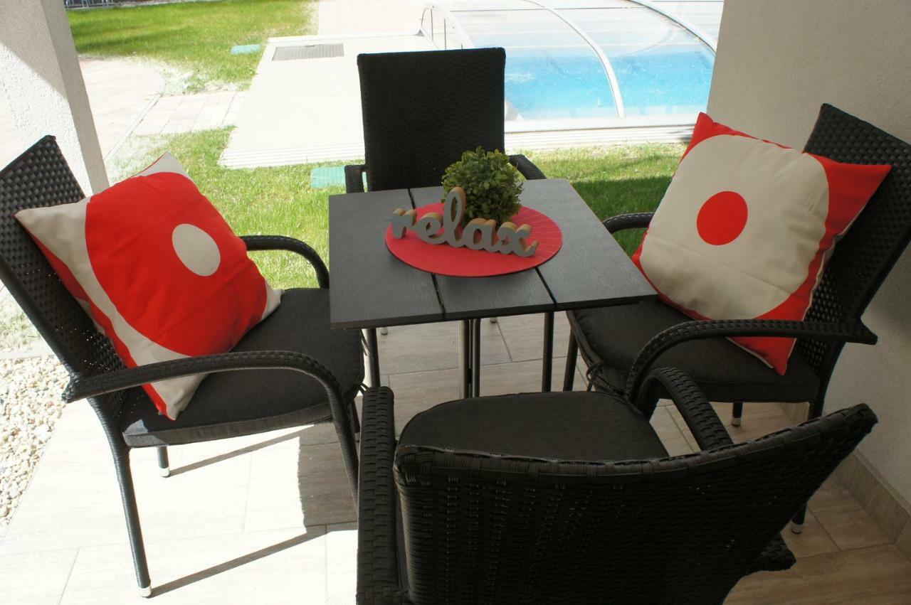 Laguna Beach Apartmanok Шіофок Екстер'єр фото