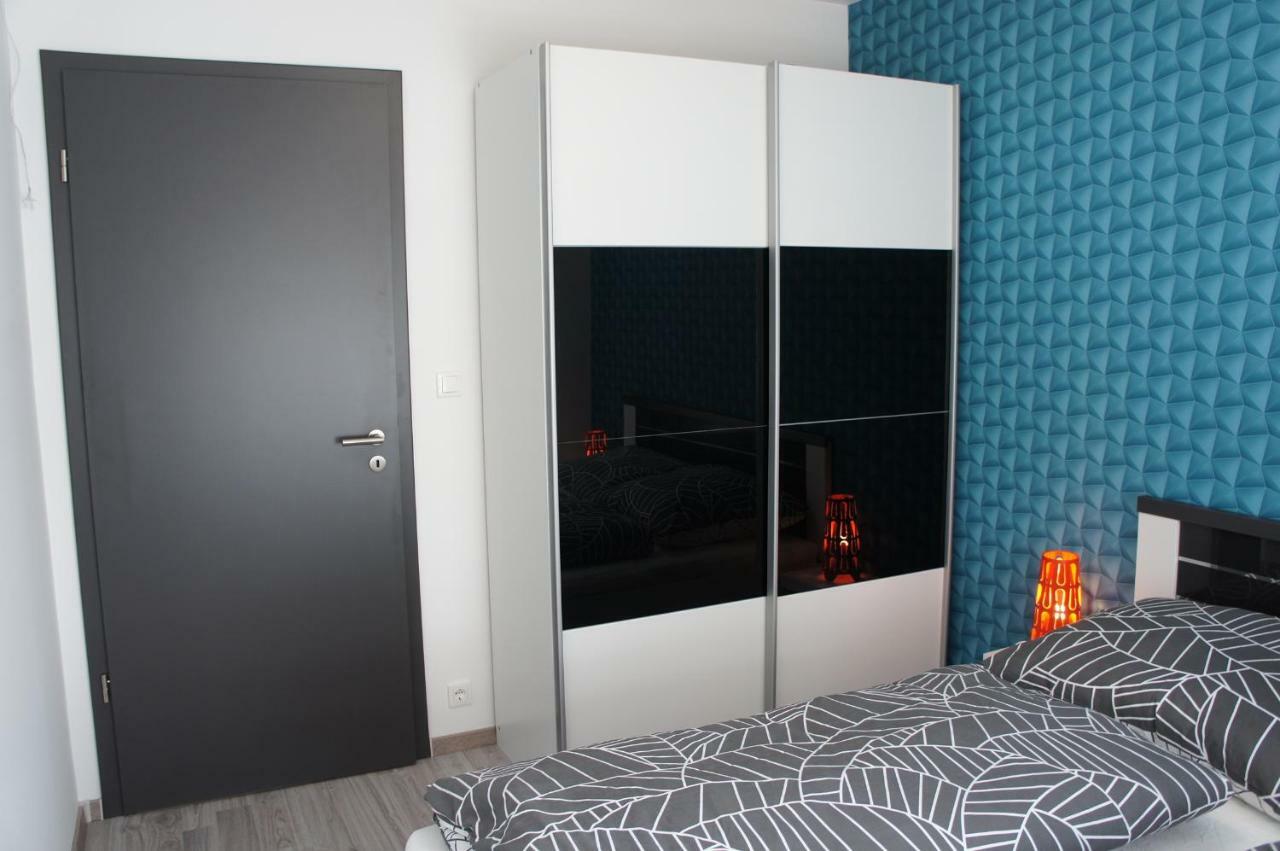 Laguna Beach Apartmanok Шіофок Екстер'єр фото