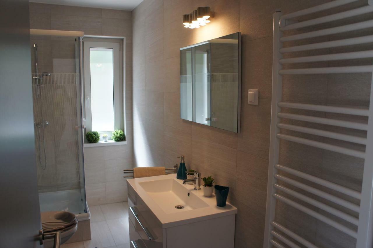 Laguna Beach Apartmanok Шіофок Екстер'єр фото