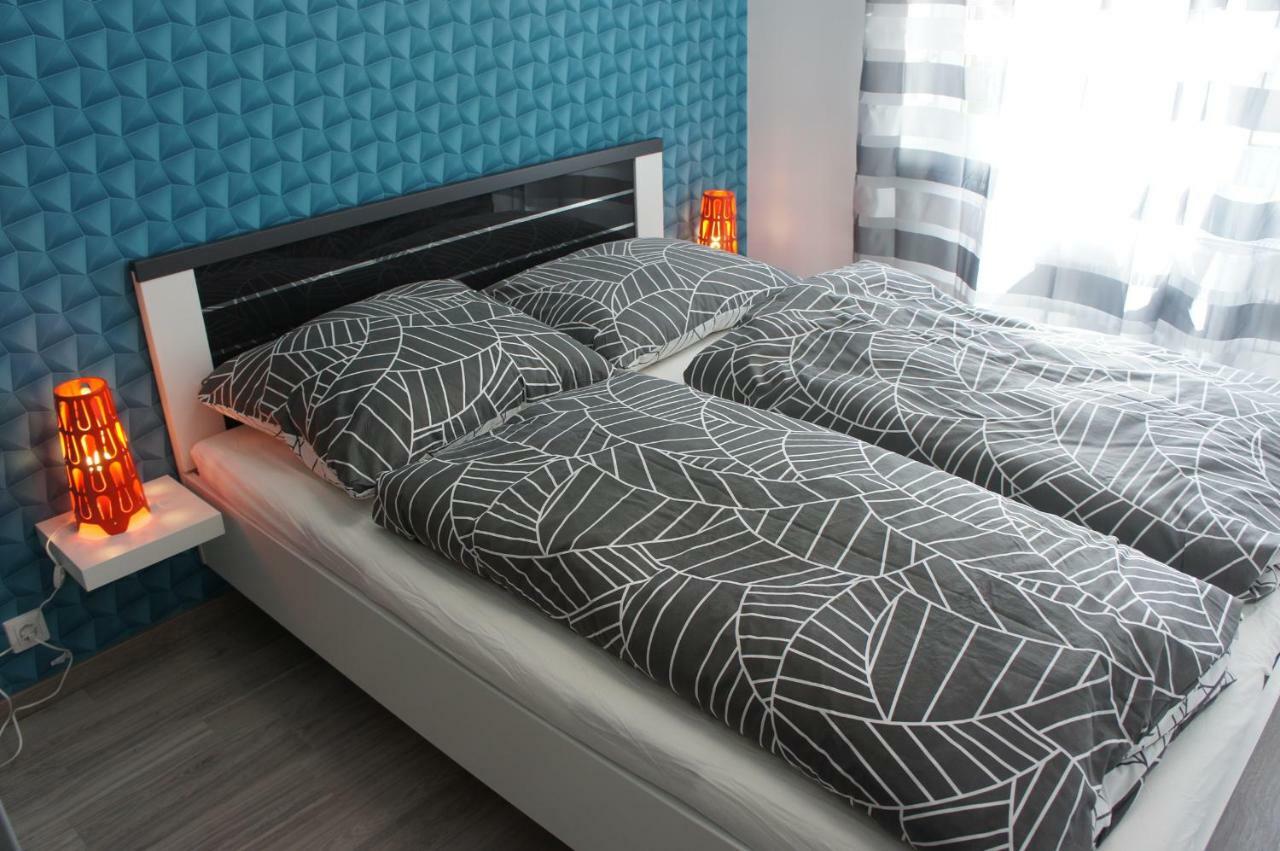 Laguna Beach Apartmanok Шіофок Екстер'єр фото